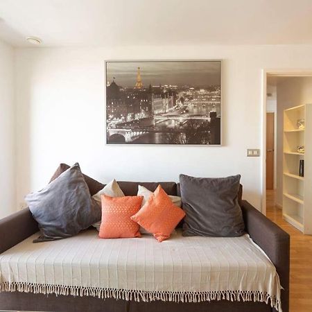 Room With Private Bathroom In A Modern Two Bedroom Two Bathroom Flat London Exterior photo